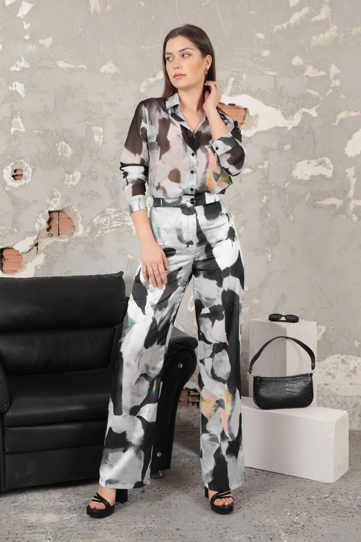 KKT Satin Fabric Watercolor Effect Floral Pattern Women's Trousers-Black - Leigh