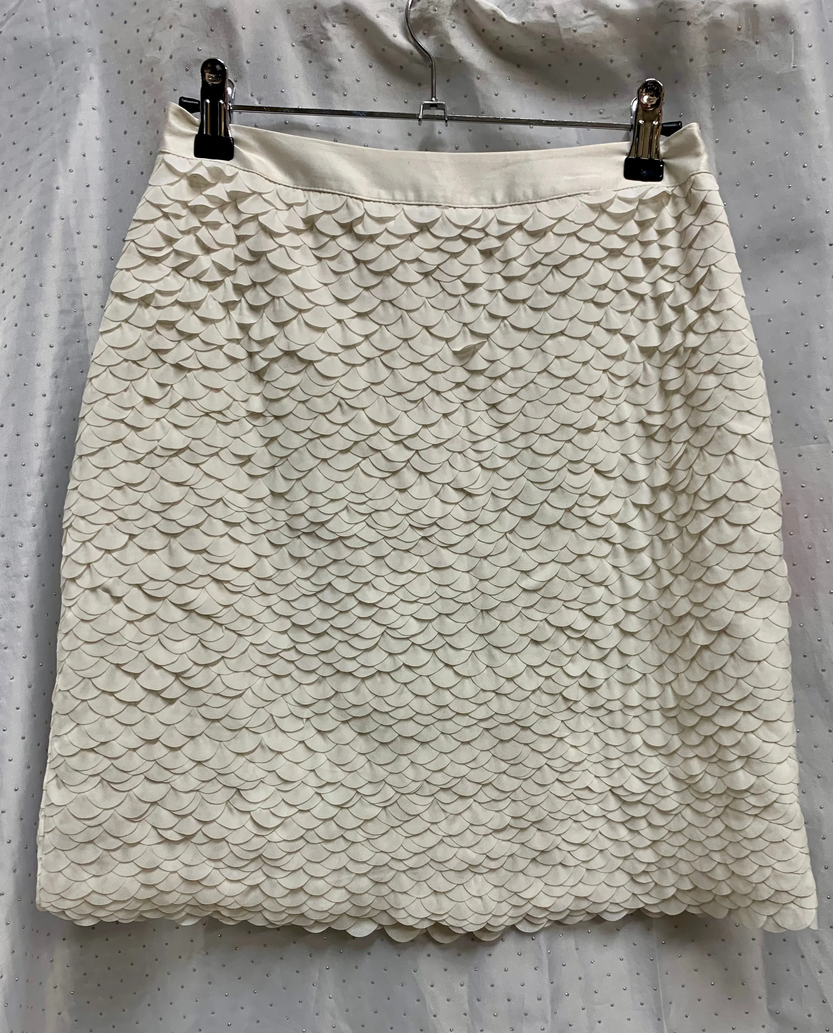 Reiss Size 6 Cream Skirt (Mermaid scolloped)