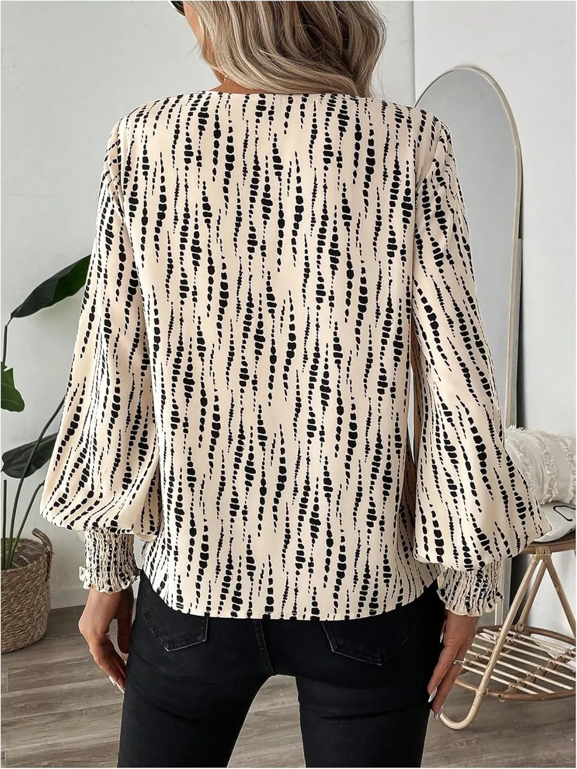 SweatyRocks Women's Leopard Print V Neck Long Lantern Sleeve Shirred Blouse Shirt Tops